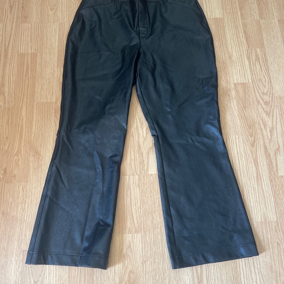 SPANX Black Faux Leather Cropped Pull On Flare Pants Size XL - Picture 4 of 9